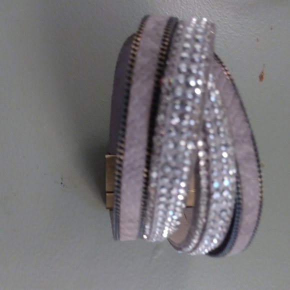 Bracelets - Picture 6 of 12